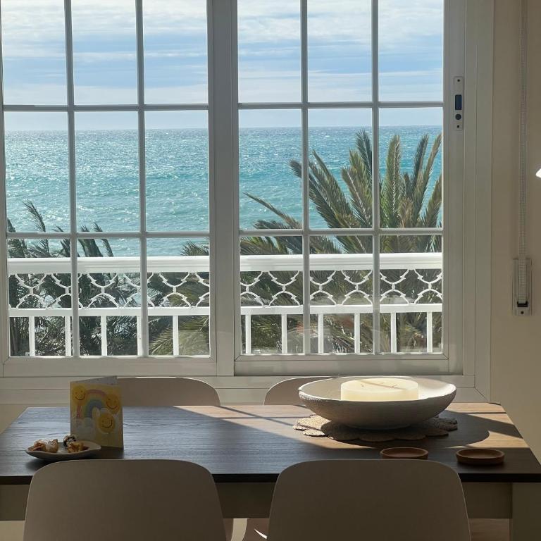 Apartamento LH Beach frente al mar - One-Bedroom Apartment with Balcony and Sea View - 41