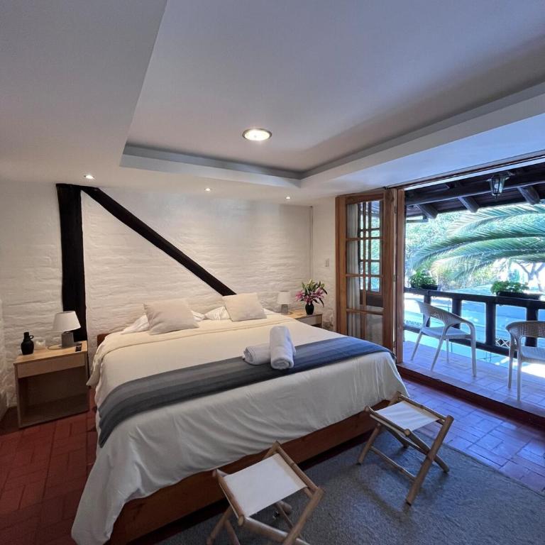 Modern Apartment with Private Balcony - One-Bedroom Apartment - 17