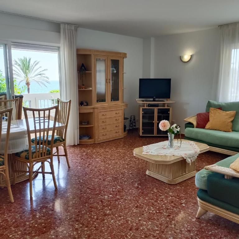 Beautiful ALTEA beachfront apartment - Apartamento de 2 dormitorios con balcón y vistas al mar - 15