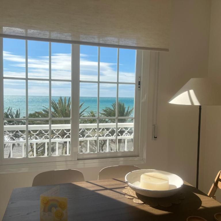 Apartamento LH Beach frente al mar - One-Bedroom Apartment with Balcony and Sea View - 21