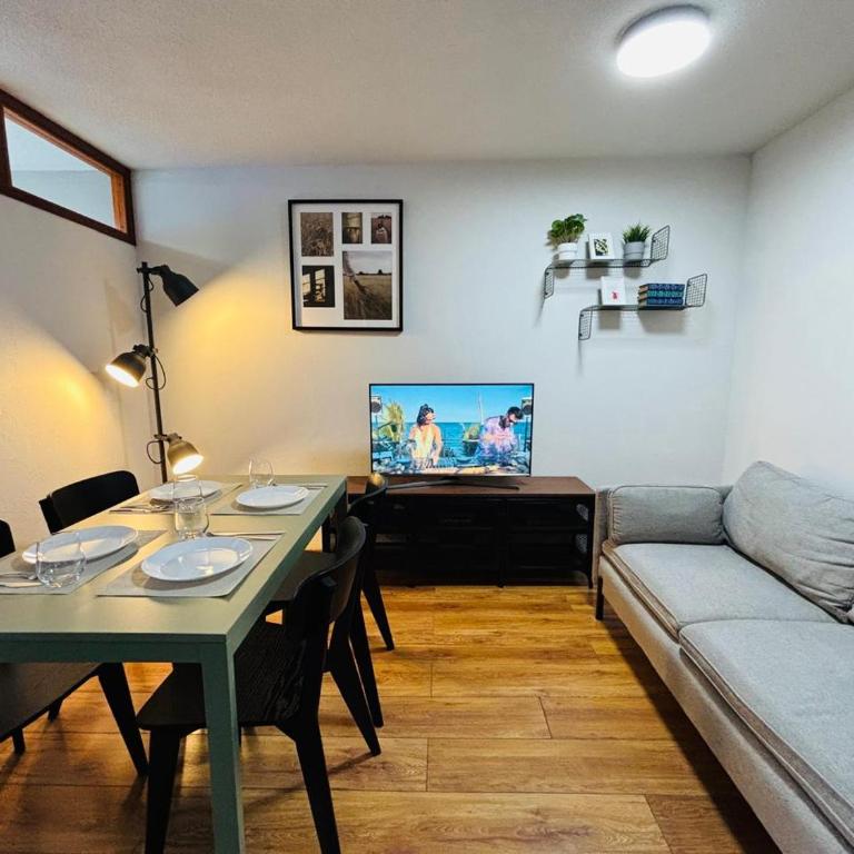 Departamento en el corazón de CDMX, Ángel de la independencia - Two-Bedroom Apartment - 2