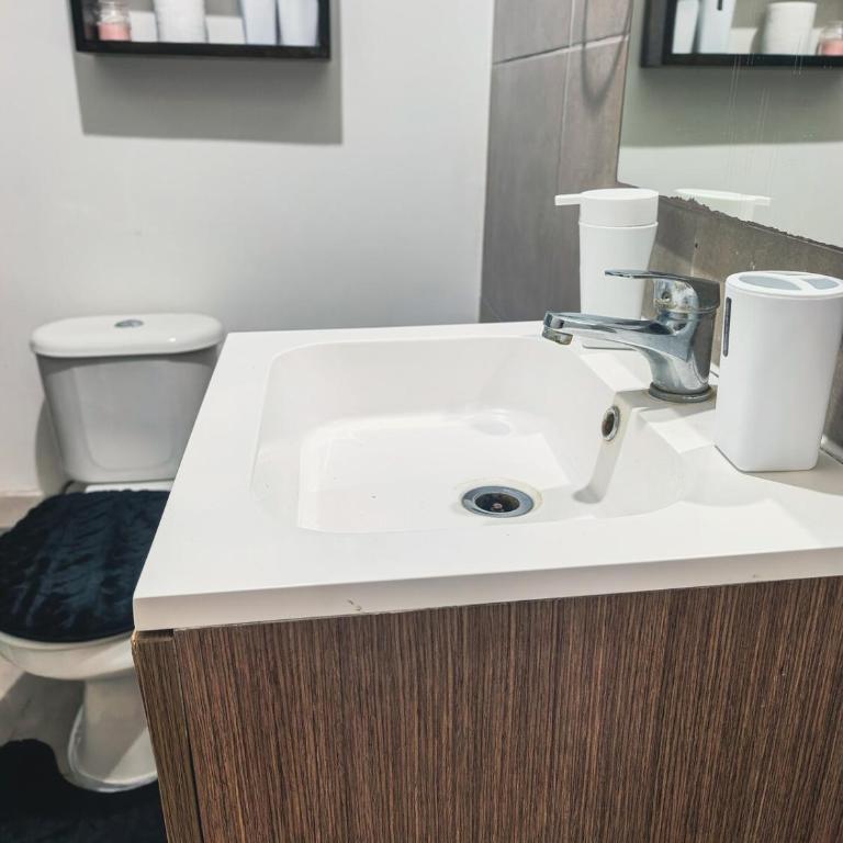 Departamento en condominio con piscina - Two-Bedroom Apartment - 14