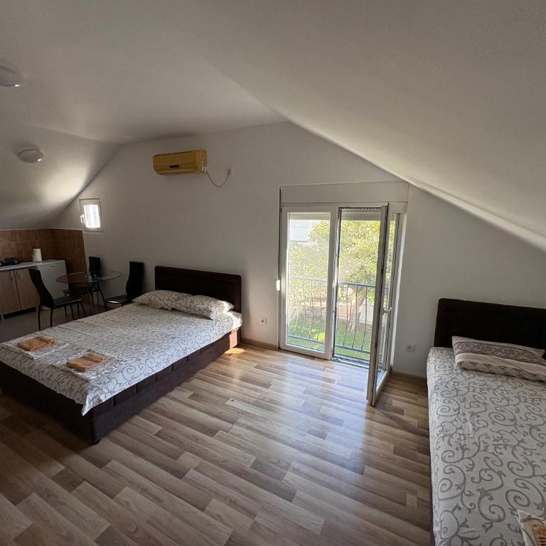 Solis Apartments Sutomore - Quadruple Room with Garden View - 7