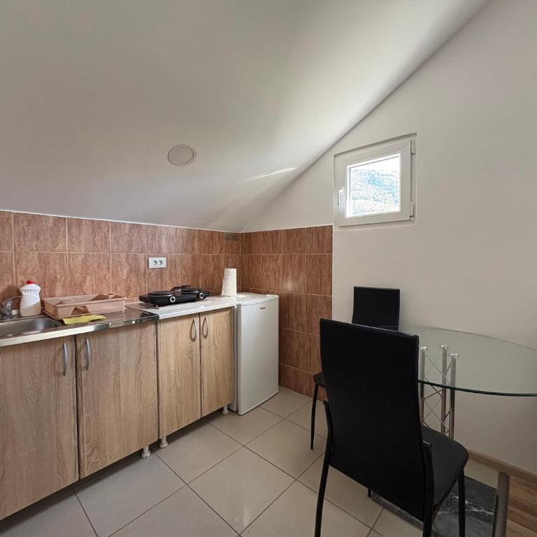 Solis Apartments Sutomore - Quadruple Room with Garden View - 5