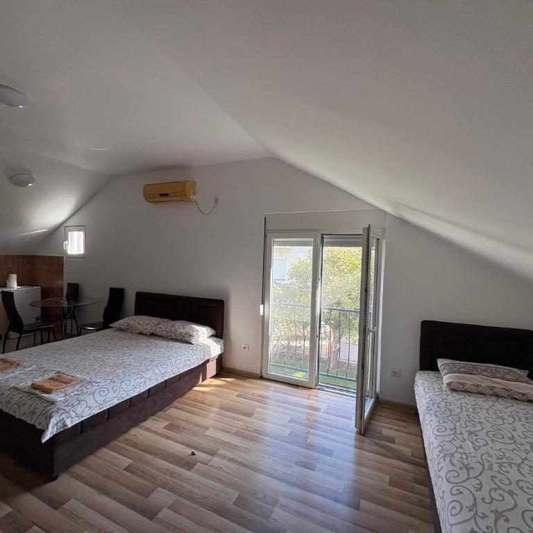 Solis Apartments Sutomore - Quadruple Room with Garden View - 14