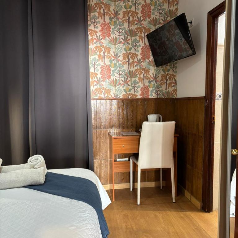 Guadalupe Hostal By Torremolinos On-line - Habitación Doble con balcón - 18