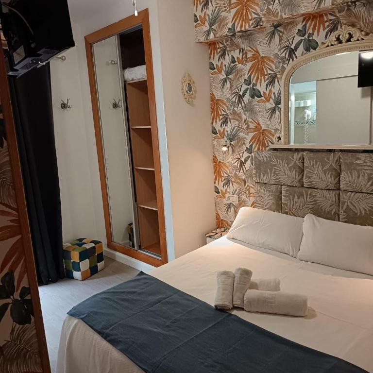 Guadalupe Hostal By Torremolinos On-line - Habitación Doble con balcón - 17