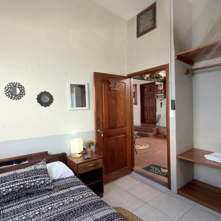 #2 Fresca, Luz Natural y Cerca de Todo 1-2 Personas - NO AC - One-Bedroom Apartment - 6