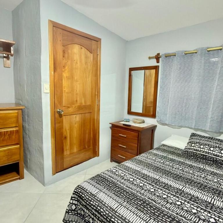 #1 Comoda Habitacion Privada cerca de todo - NO AC - One-Bedroom Apartment - 7