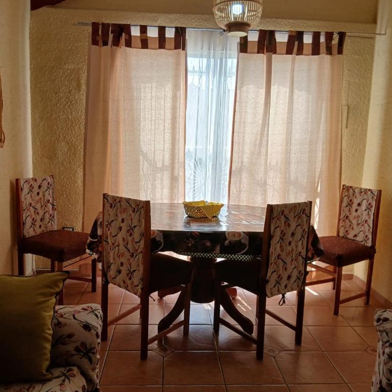 Casa Turistas pinamarga - Two-Bedroom House - 12