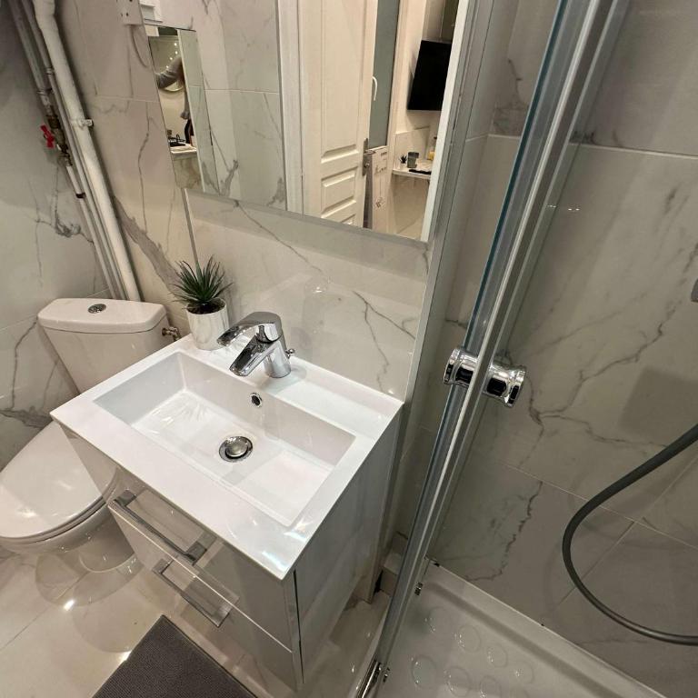 326 New Suite Hugo - Tiny Apartment Paris Center - Appartement - 18