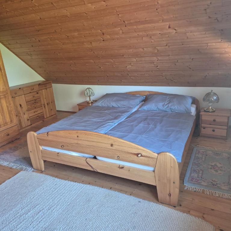 Singer-Hof - Apartment mit 1 Schlafzimmer, Balkon und Bergblick - 1