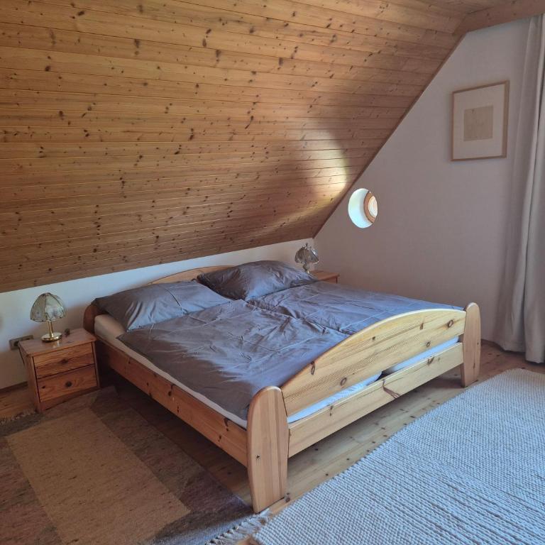 Singer-Hof - Apartment mit 1 Schlafzimmer, Balkon und Bergblick - 2