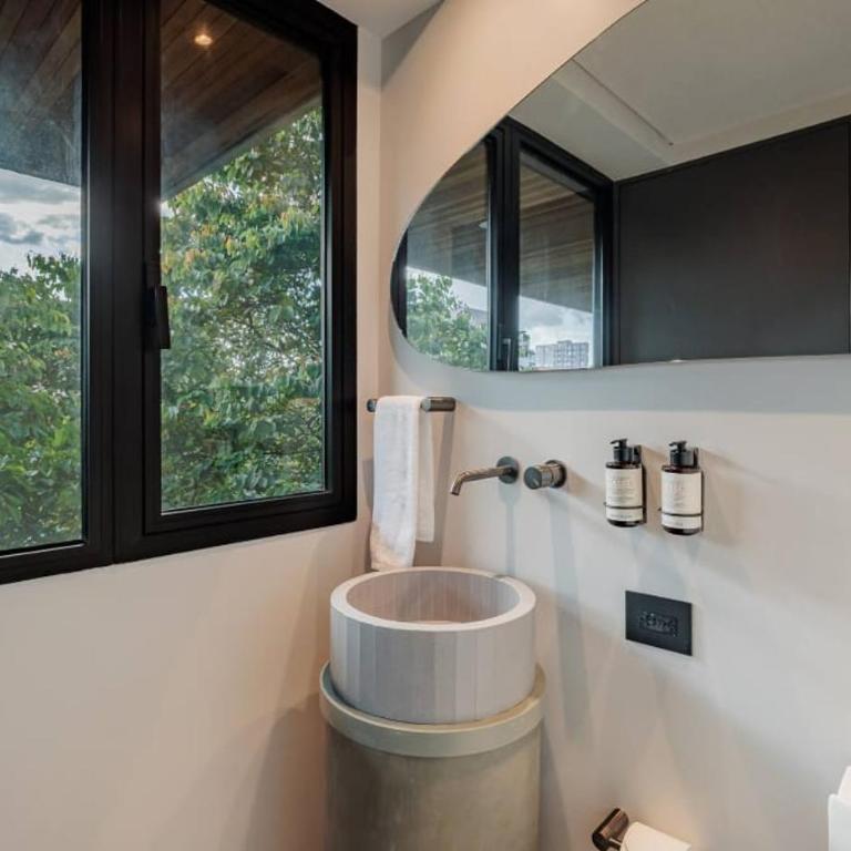 Penthouse con jacuzzi, amplio 5 habitaciones, poblado Medellin - Apartment - 45