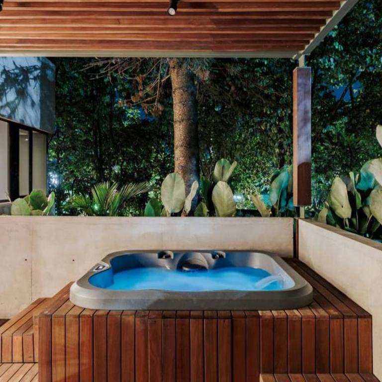 Penthouse con jacuzzi, amplio 5 habitaciones, poblado Medellin - Apartment - 55