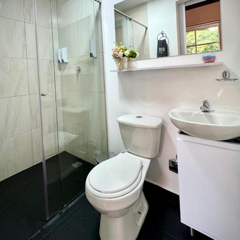 District 818 Boutique lofts - Twin Room - 4