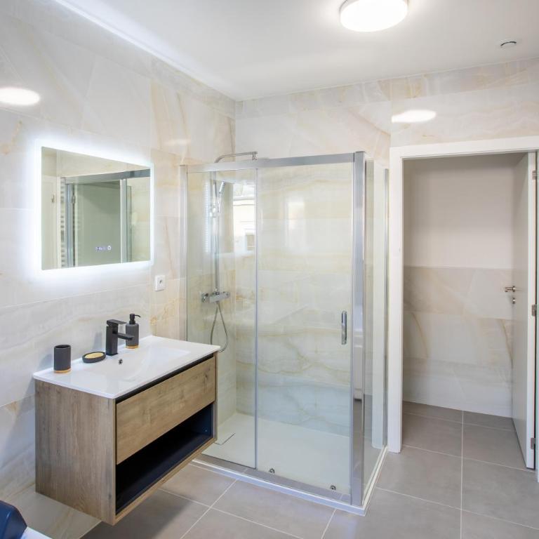 Romantic getaway with Jacuzzi, Downtown - Apartment mit 1 Schlafzimmer - 13