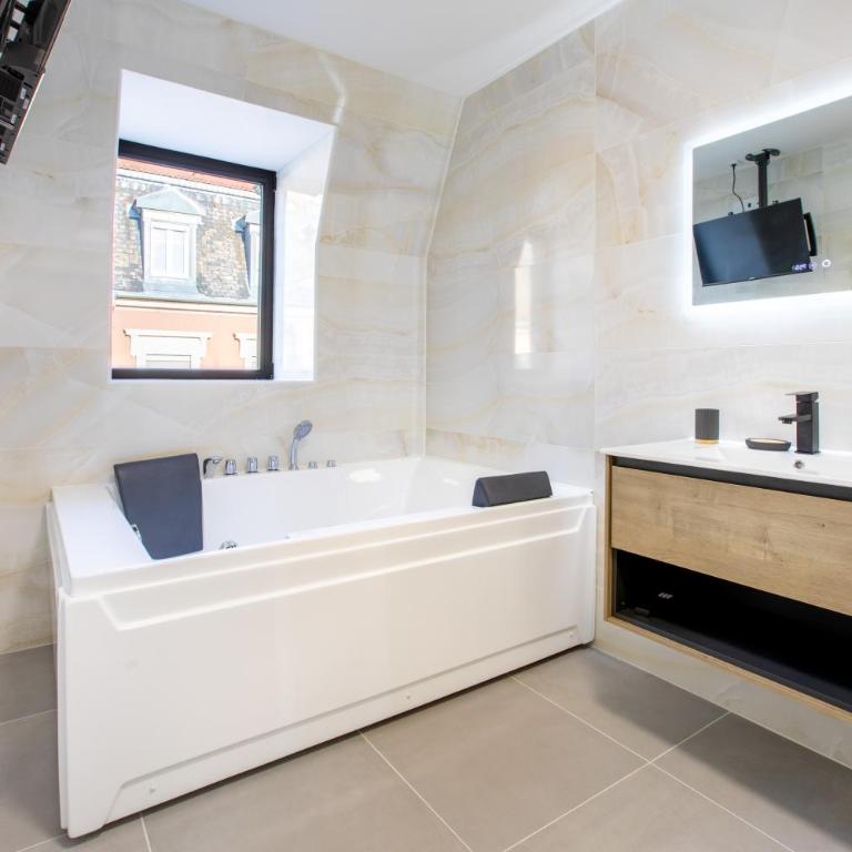 Romantic getaway with Jacuzzi, Downtown - Apartment mit 1 Schlafzimmer - 19