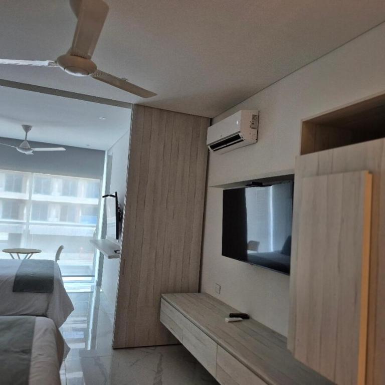 Beautiful Horizon Luxury Suite - One-Bedroom Apartment - 2