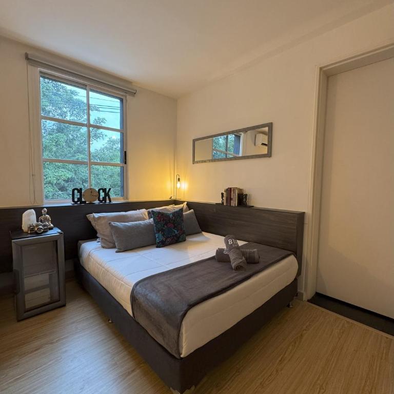 District 818 Boutique lofts - Family Room - 2