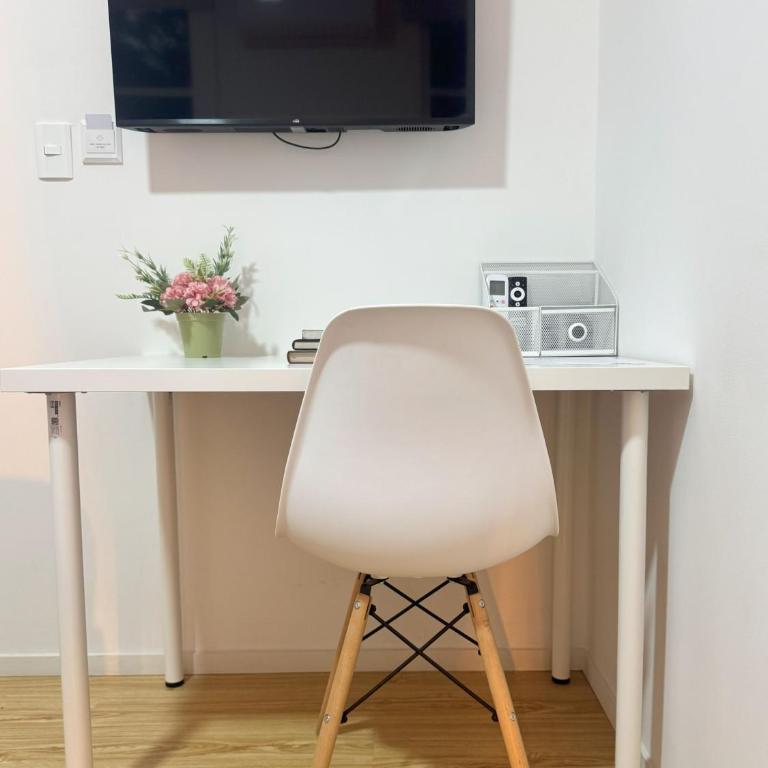 District 818 Boutique lofts - Double Room with Private Bathroom - 5