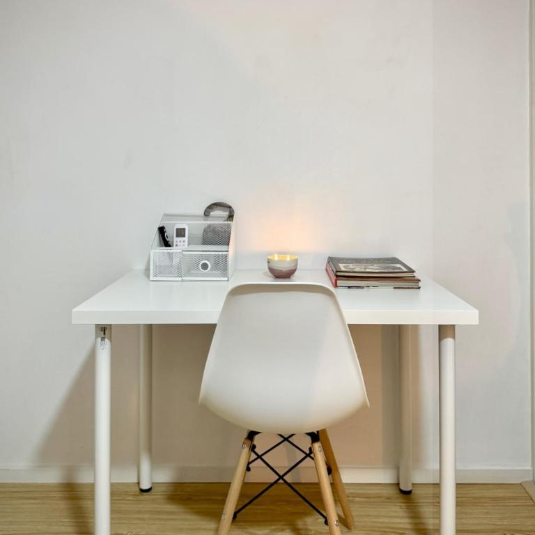 District 818 Boutique lofts - Twin Room - 5