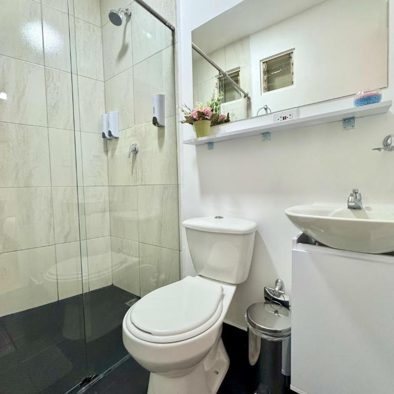 District 818 Boutique lofts - Double Room with Private Bathroom - 4