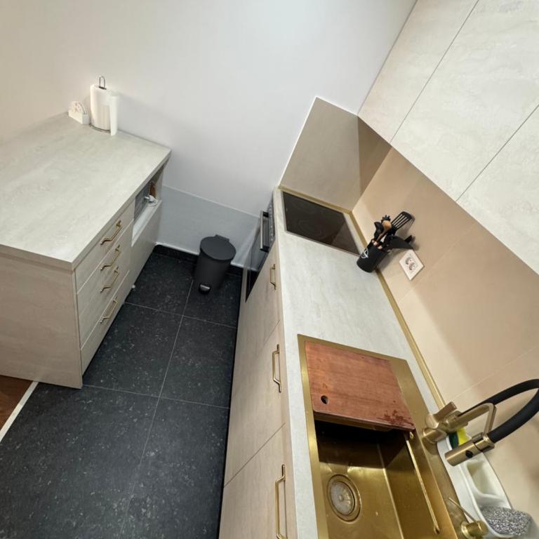 Velvet Green Apartman - One-Bedroom Apartment - 14