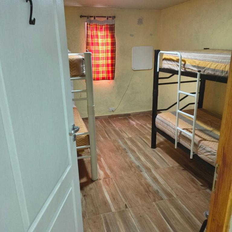 Milenarios Hostel - Cama en habitación compartida mixta de 4 camas - 2