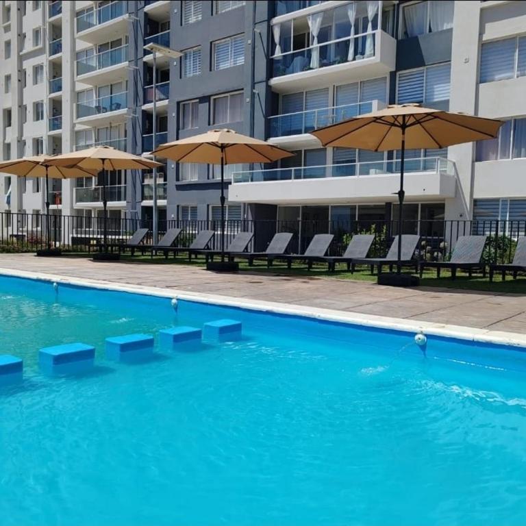 Departamento a pasos de la playa Condominio Pacific Blue - Two-Bedroom Apartment with Balcony and Sea View - 2