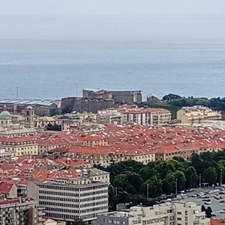 Casa Perego in Savona - Appartamento con 2 Camere da Letto - 54
