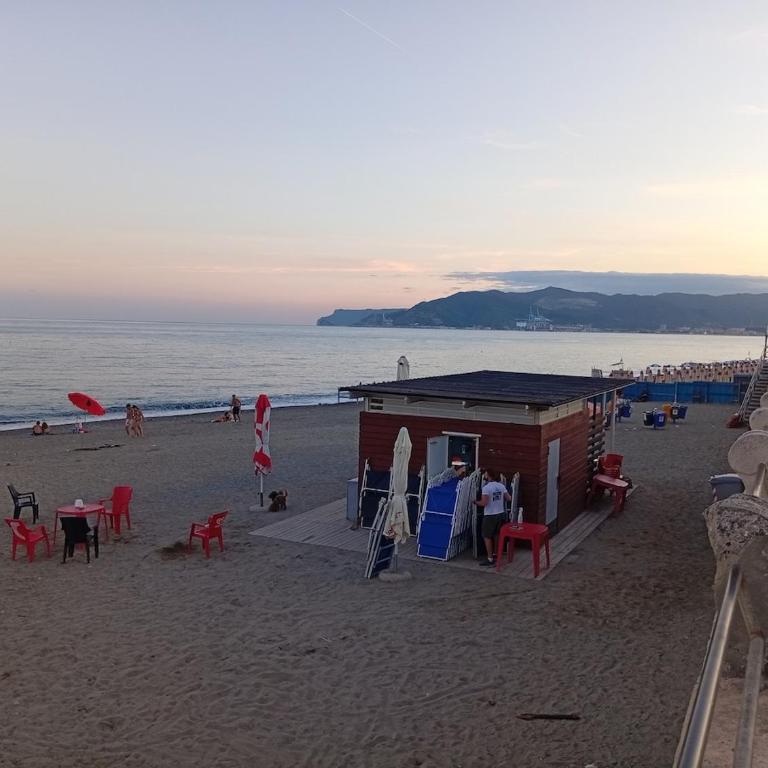 Casa Perego in Savona - Appartamento con 2 Camere da Letto - 59