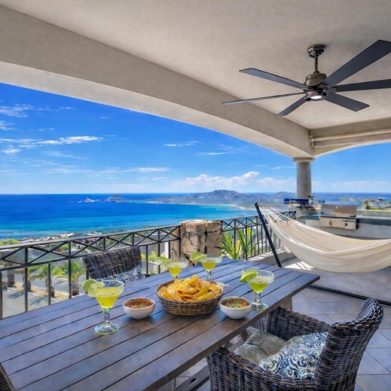 Mesmerizing Ocean & Arch Views King Beds Pool Luxury Family Friendly - Apartamento de 3 dormitorios con vistas al océano - 1