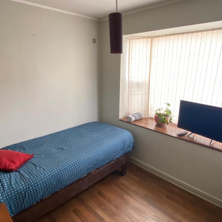 Habitación con cama simple, wc privado y ducha compartida, en barrio acogedor y silencioso - Single Room with Private External Bathroom - 12