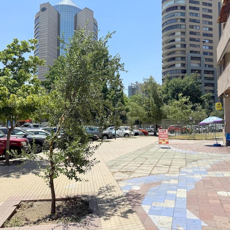 Las Condes Dept 3 dormitorios y 2 baños a pasos de Parque Arauco - Three-Bedroom Apartment - 3