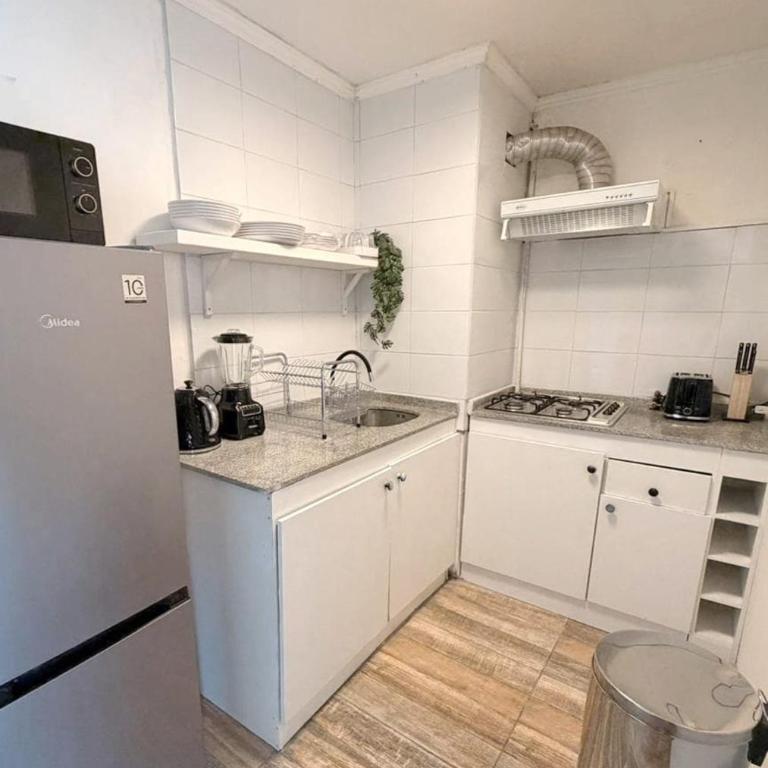 Las Condes Dept 3 dormitorios y 2 baños a pasos de Parque Arauco - Three-Bedroom Apartment - 5
