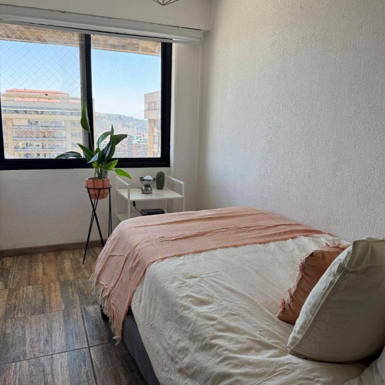 Las Condes Dept 3 dormitorios y 2 baños a pasos de Parque Arauco - Three-Bedroom Apartment - 6