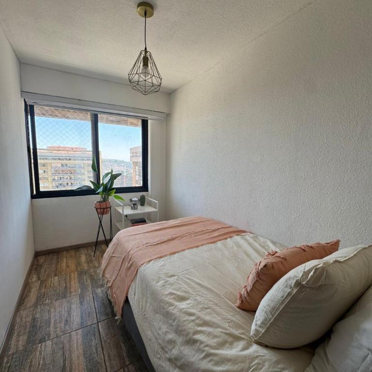 Las Condes Dept 3 dormitorios y 2 baños a pasos de Parque Arauco - Three-Bedroom Apartment - 8