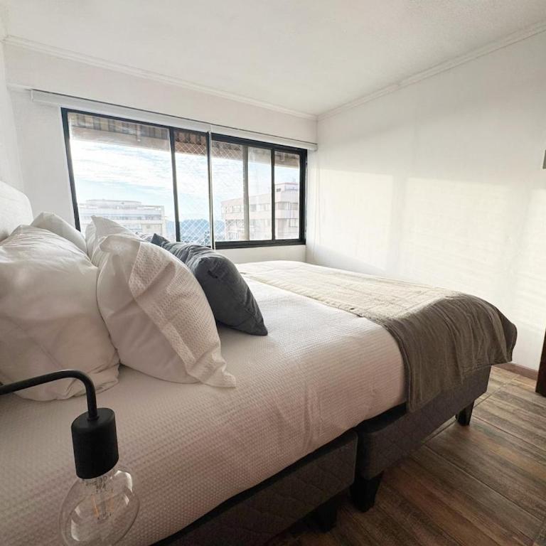Las Condes Dept 3 dormitorios y 2 baños a pasos de Parque Arauco - Three-Bedroom Apartment - 17