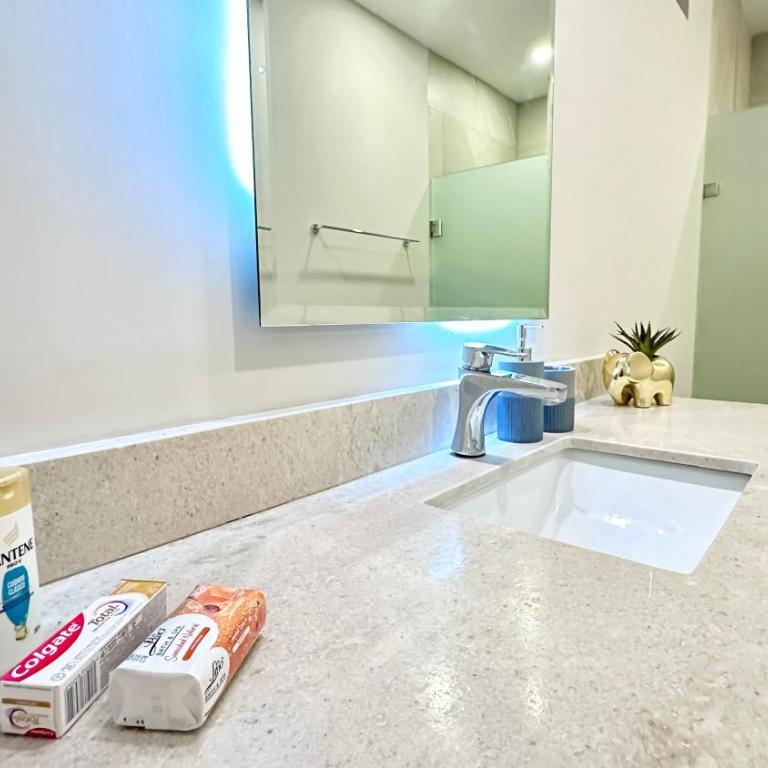 Infinity pool with panoramic view in Mérida - Two-Bedroom Apartment - 17