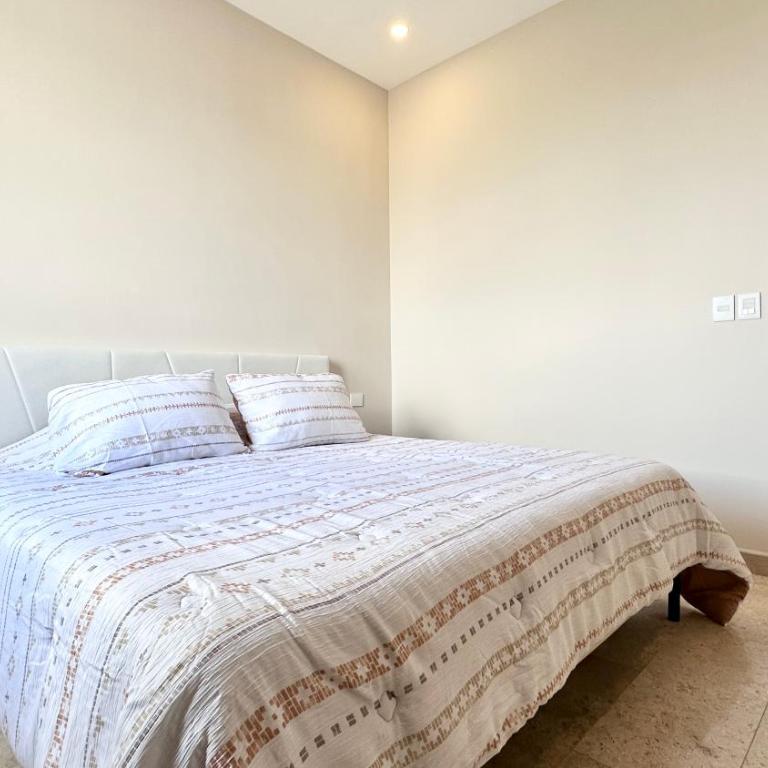 Infinity pool with panoramic view in Mérida - Two-Bedroom Apartment - 37