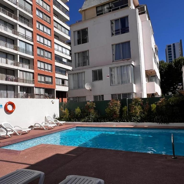 Lindo depto en el corazon de Viña del Mar con estacionamiento - Two-Bedroom Apartment with City View - 43