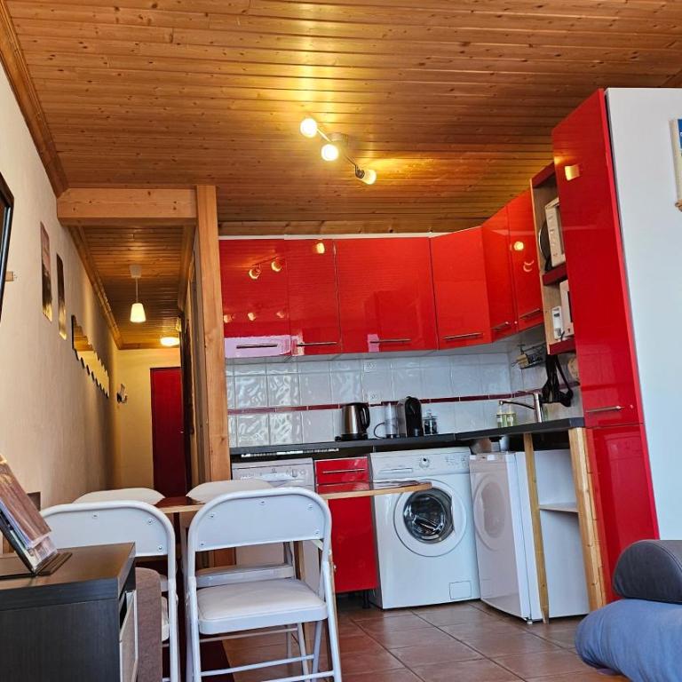 Plein Sud, skis aux pieds, linge & ménage inclus---South-facing, SKI-IN-OUT, all included---Arc 2000, Le Varet - Appartement 1 Chambre avec Balcon et Vue sur les Montagnes - 11