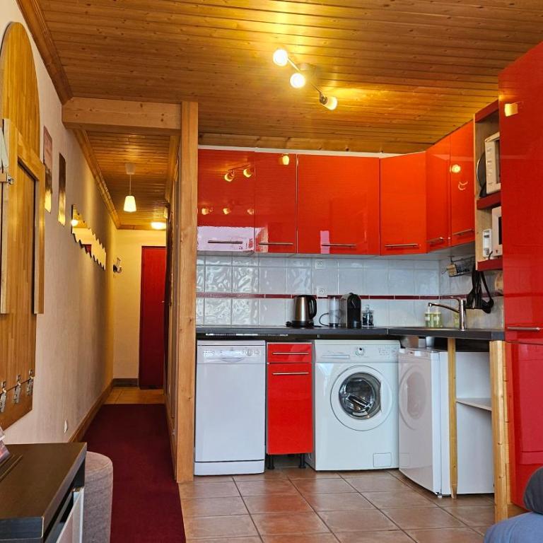 Plein Sud, skis aux pieds, linge & ménage inclus---South-facing, SKI-IN-OUT, all included---Arc 2000, Le Varet - Appartement 1 Chambre avec Balcon et Vue sur les Montagnes - 13