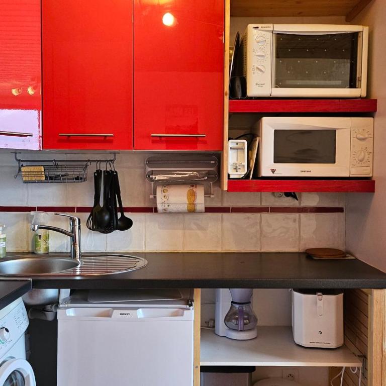 Plein Sud, skis aux pieds, linge & ménage inclus---South-facing, SKI-IN-OUT, all included---Arc 2000, Le Varet - Appartement 1 Chambre avec Balcon et Vue sur les Montagnes - 12