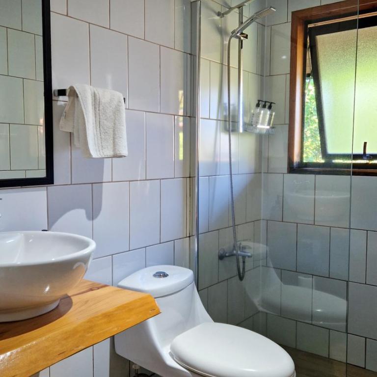 Lucky's Hostel - Double Room with Private Bathroom - 15