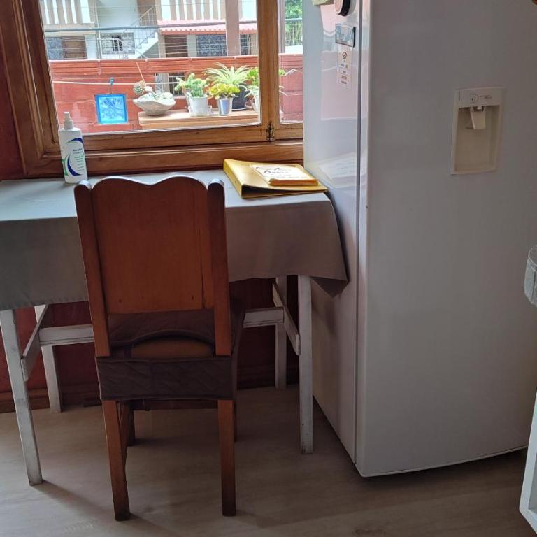 Café Hood - One-Bedroom Apartment - 6
