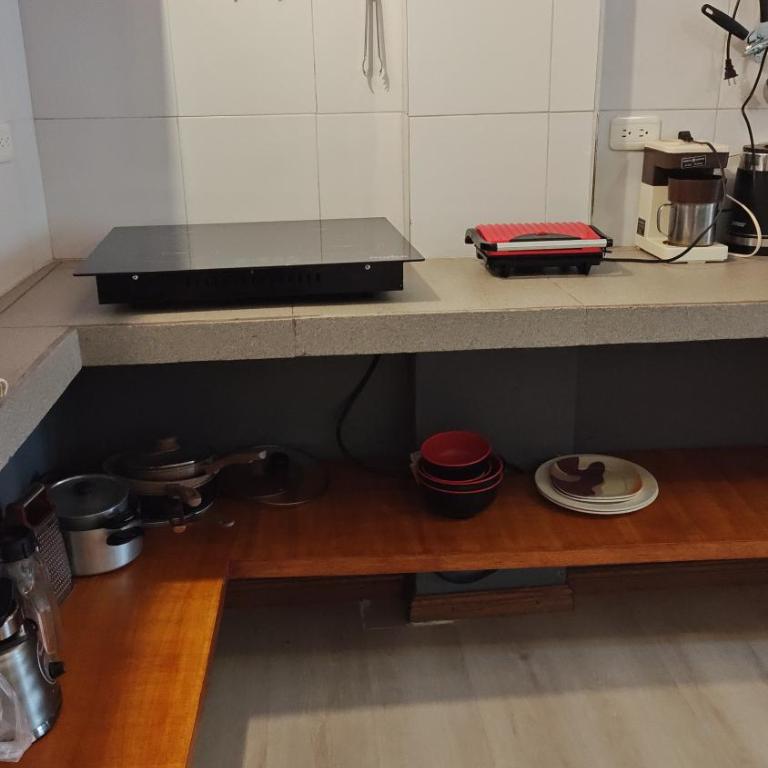 Café Hood - One-Bedroom Apartment - 9