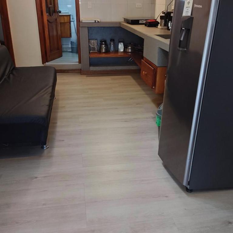 Café Hood - One-Bedroom Apartment - 14