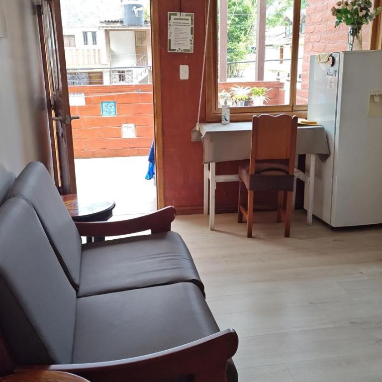 Café Hood - One-Bedroom Apartment - 13